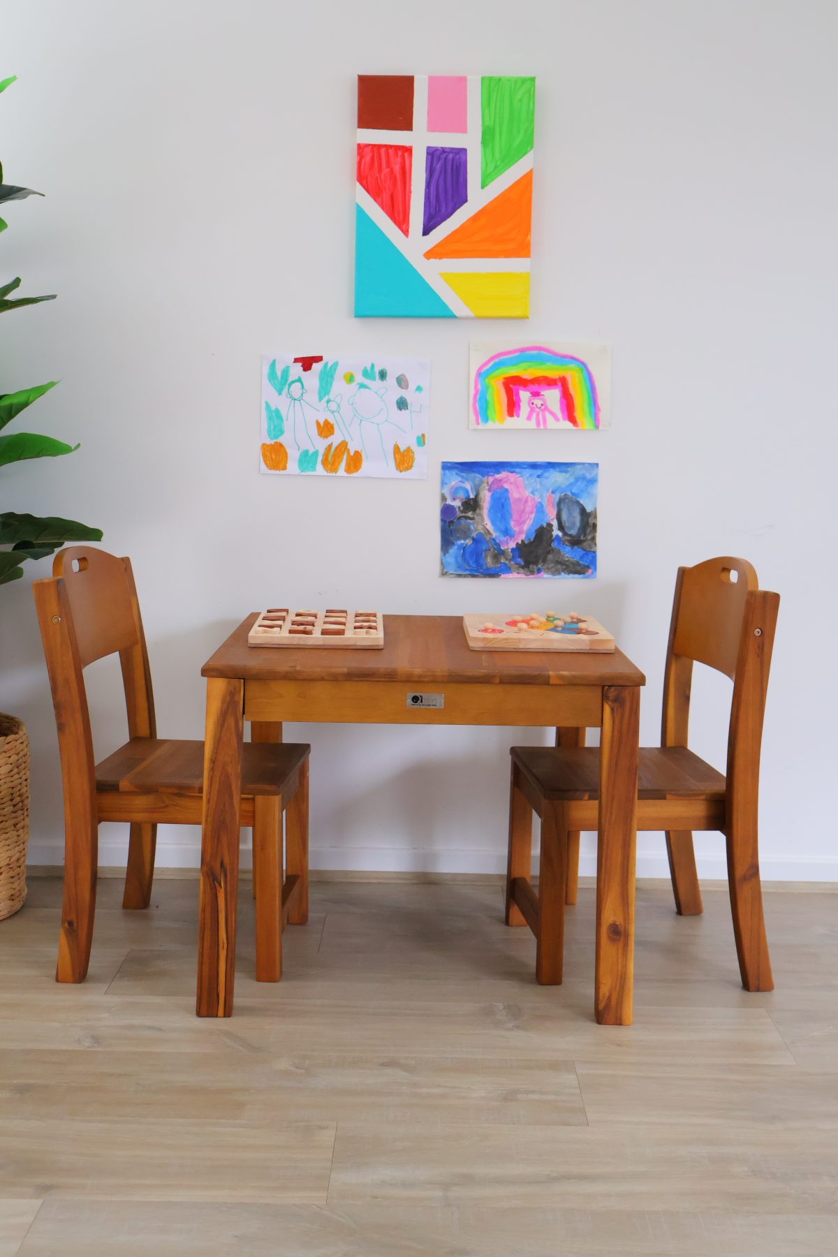 Hardwood table with 2 stacking chairs - Image 4