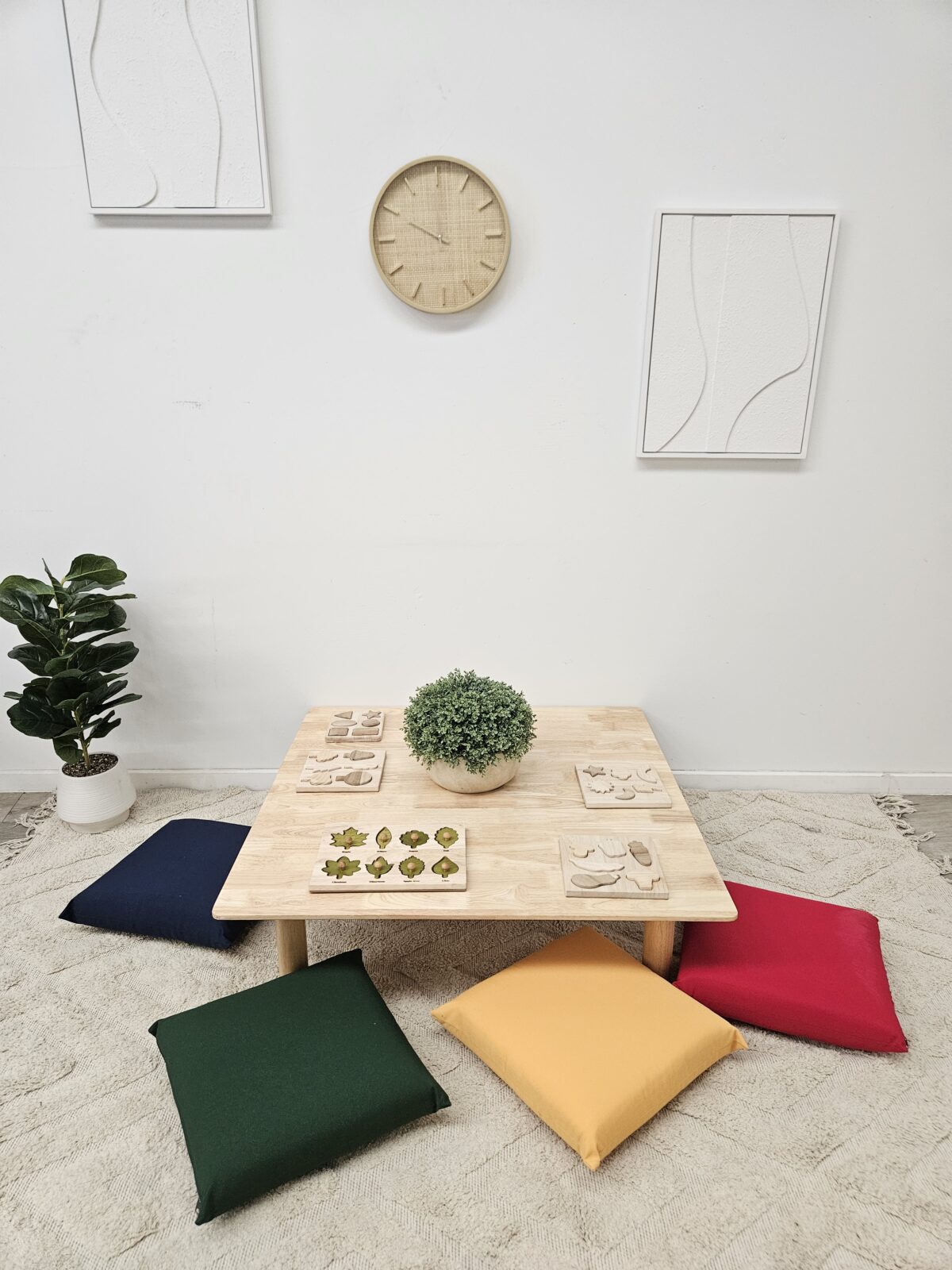 Square Low Table and 4 Cushions - Image 5