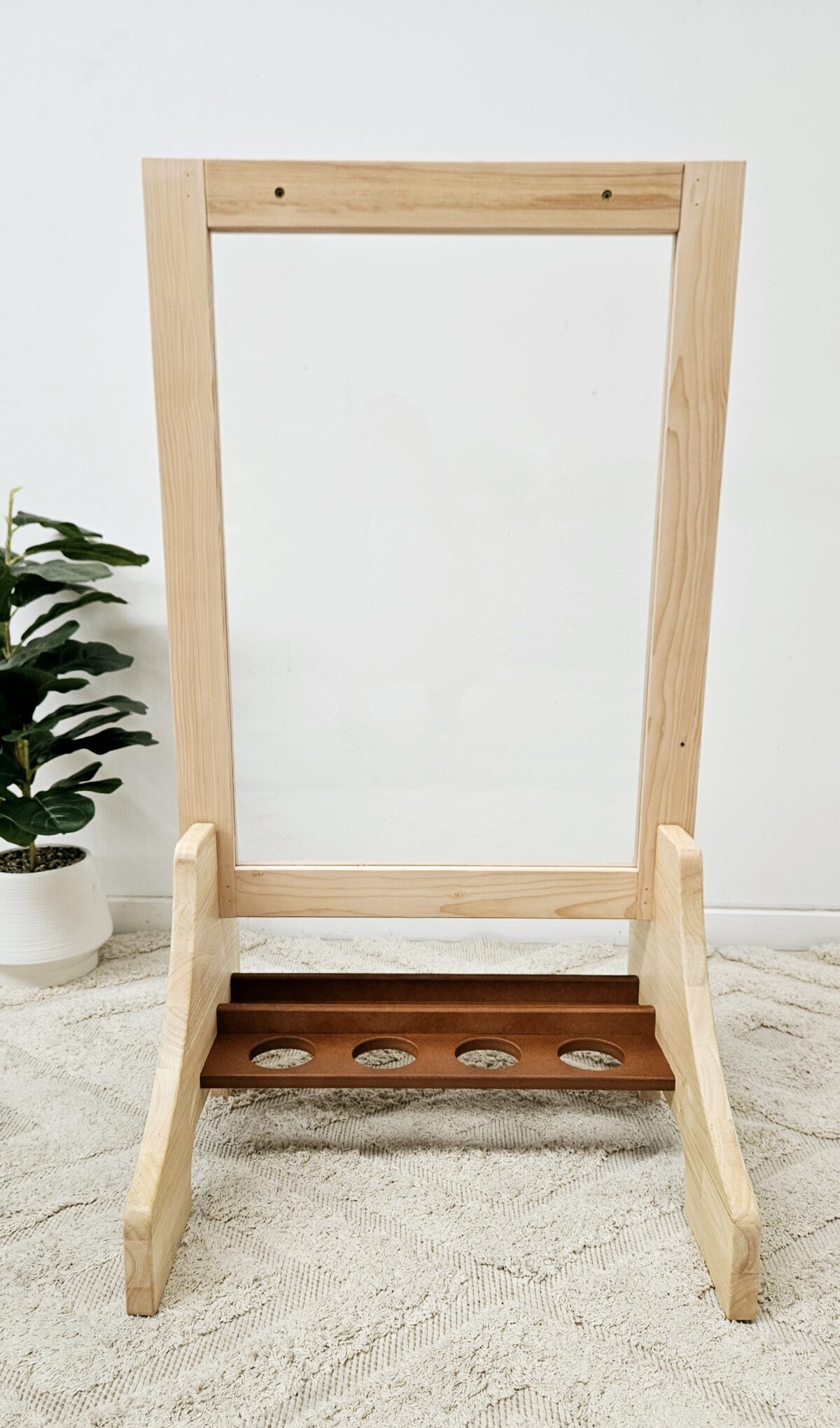 Toddler Perspex Easel - Image 7