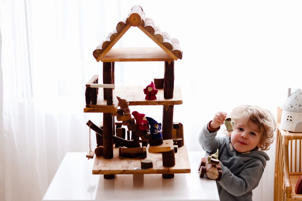 Cottage Doll house - Image 2