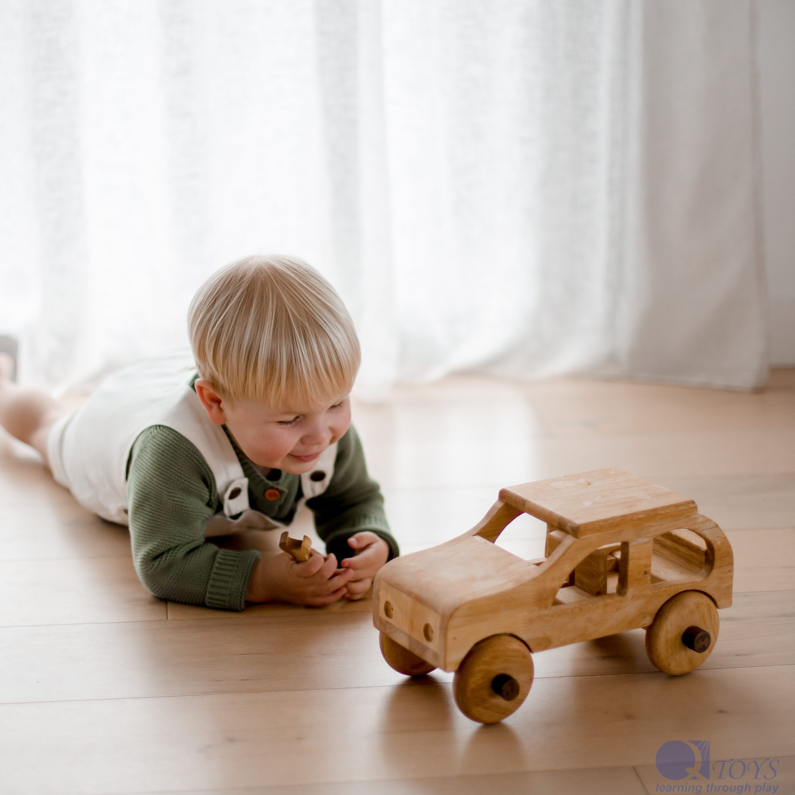 Natural Wooden Car - Image 9