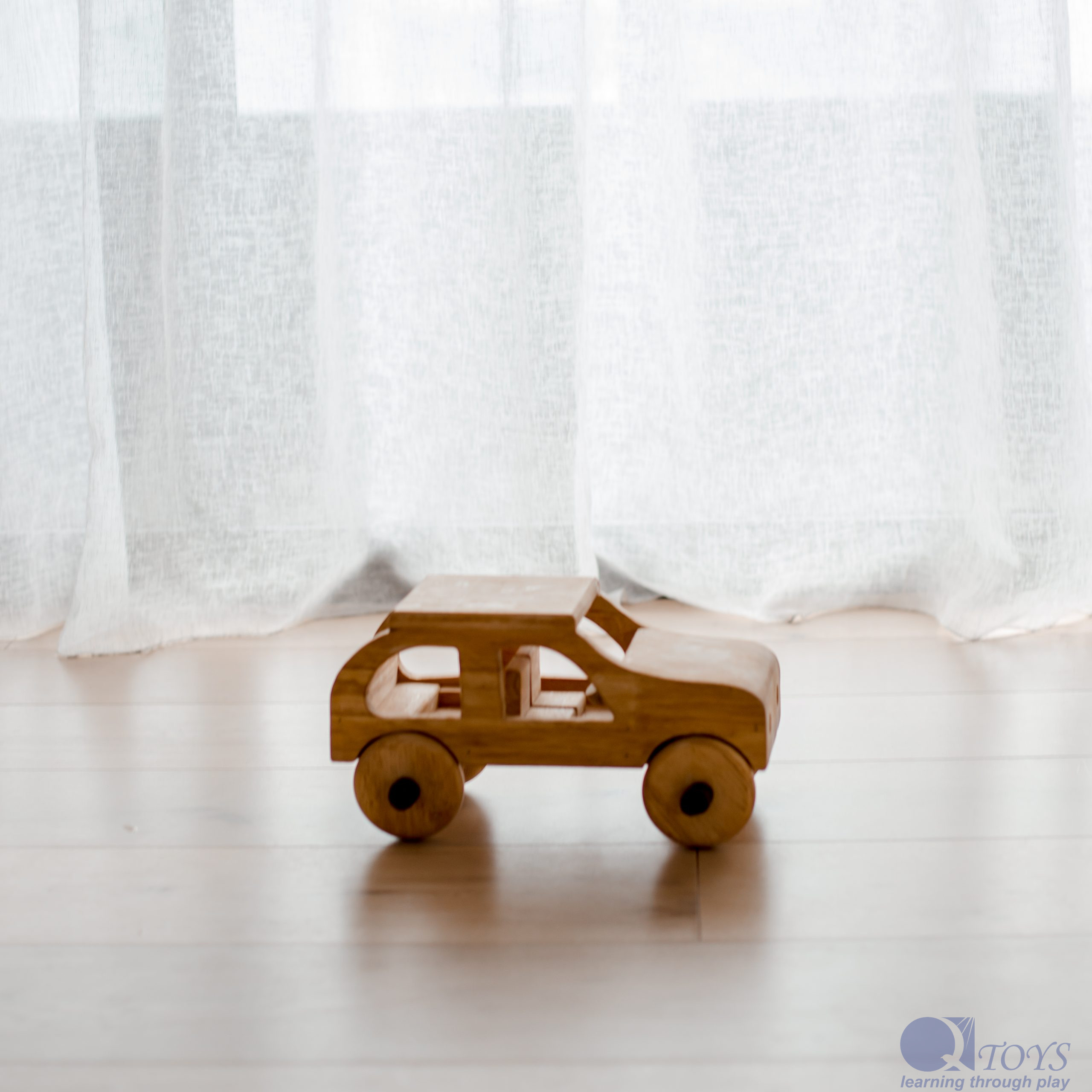 Natural Wooden Car - Image 4