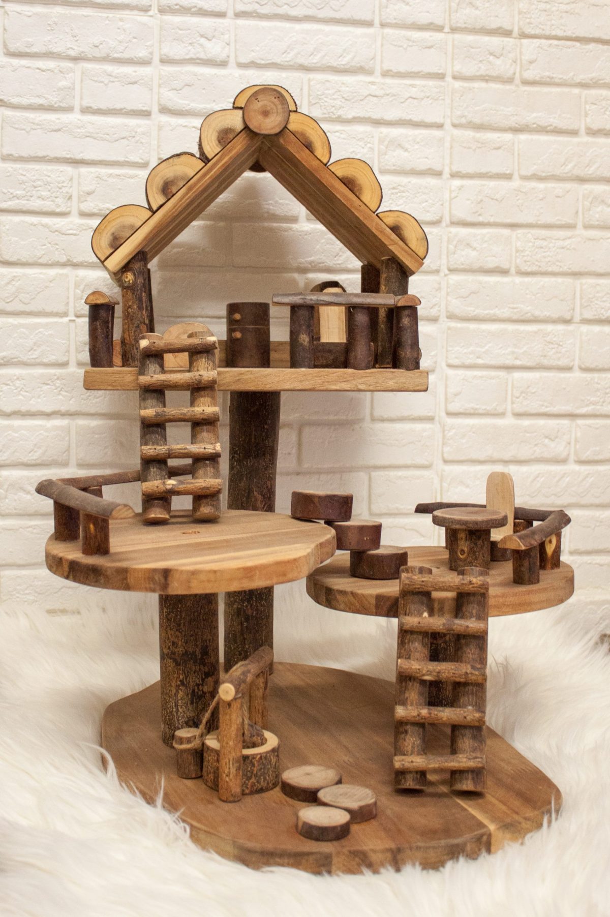 Large Tree House - Image 4