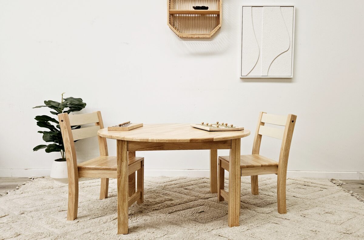 Large Round Table with 2 Stacking Chairs - Image 3