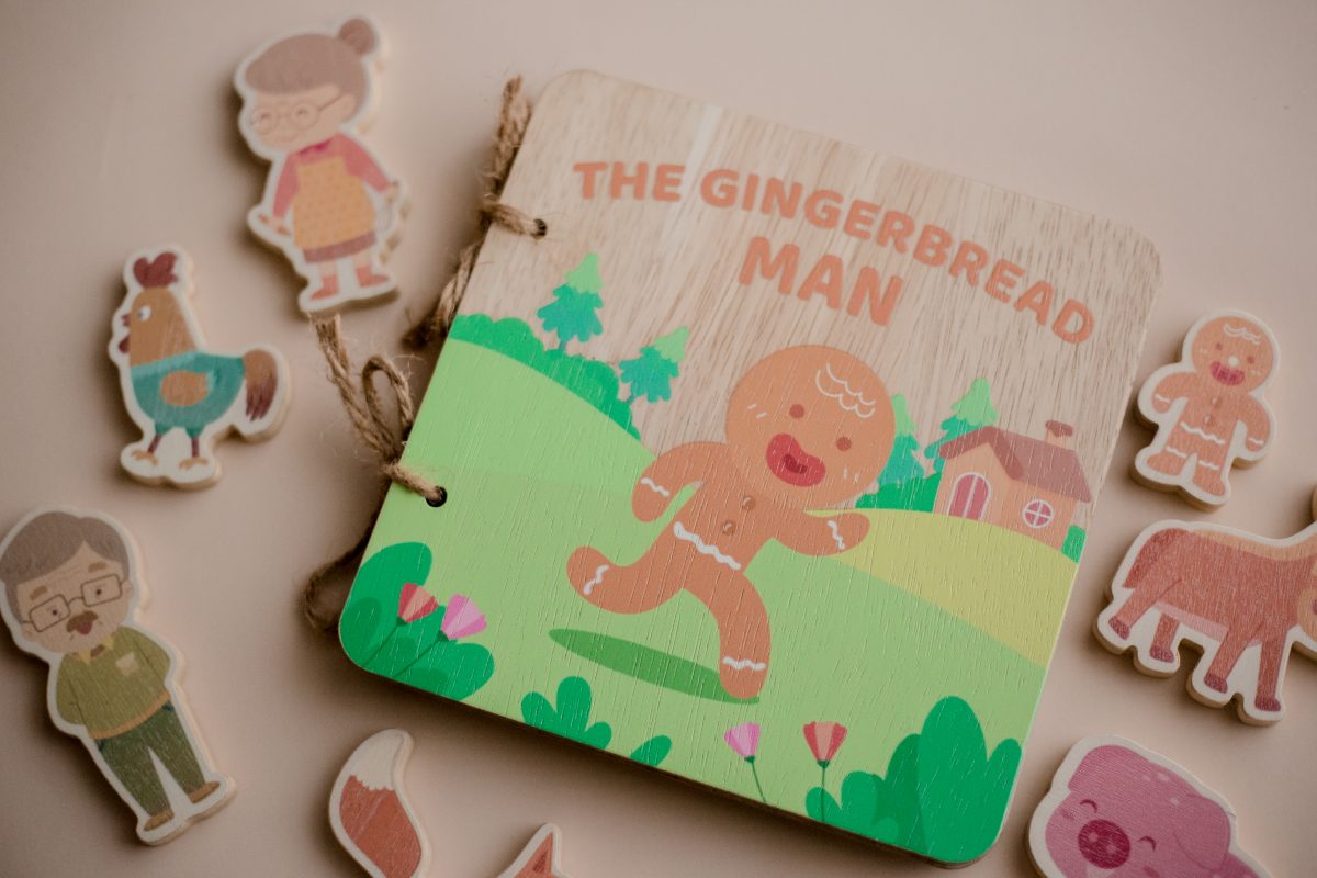 Gingerbread Man Book & Play Set - Image 4