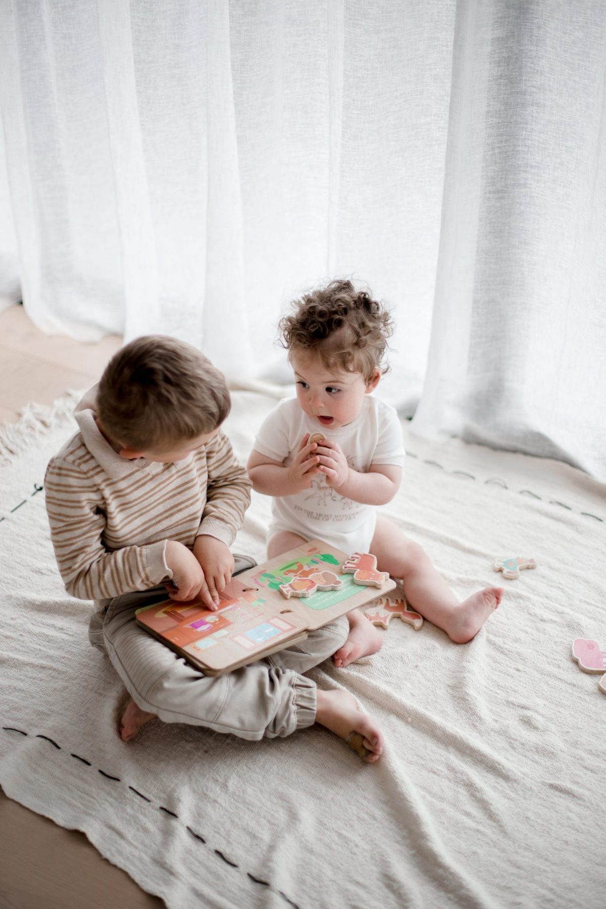 Gingerbread Man Book & Play Set - Image 2