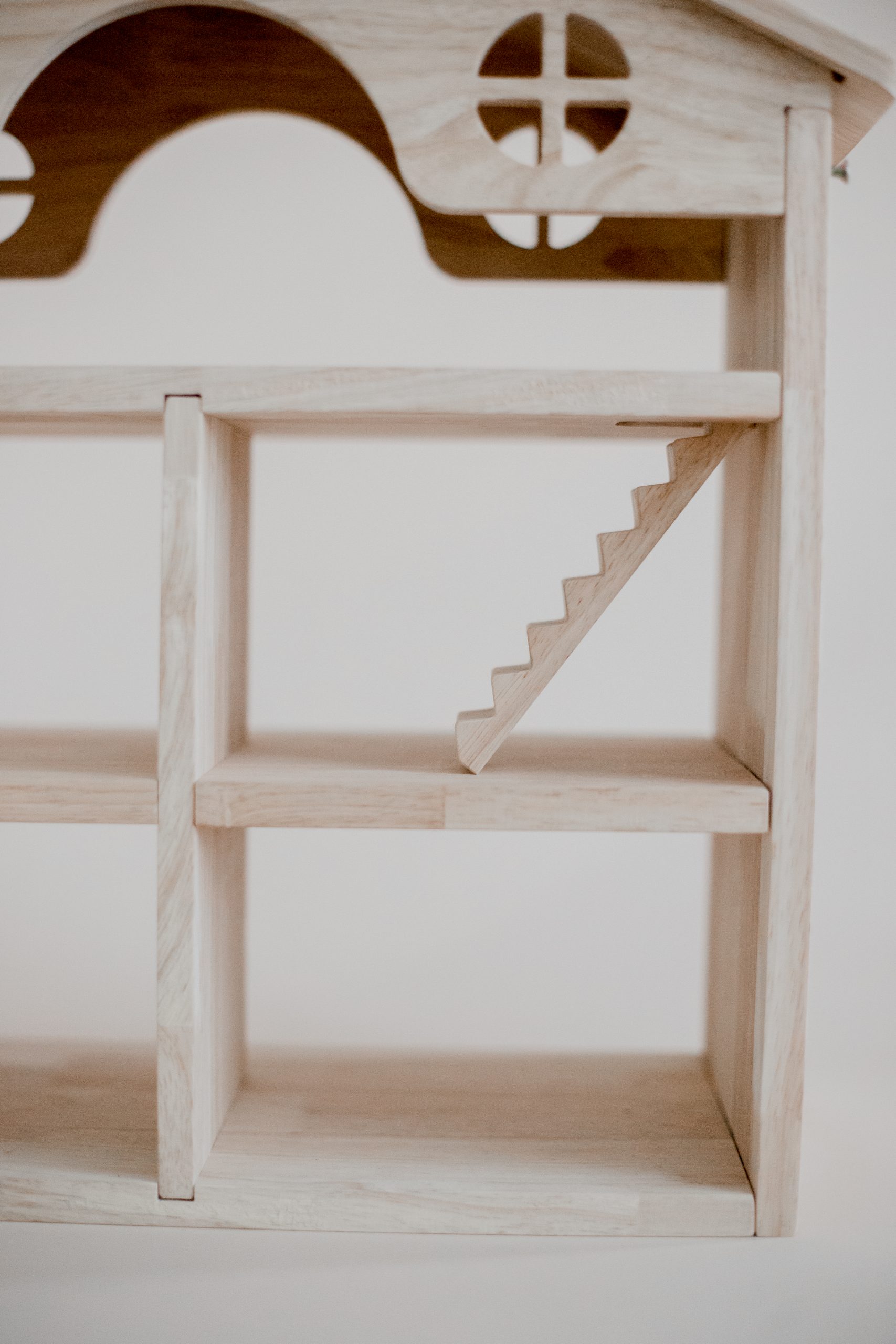 270 TAG @our_life_behind_the_lens2 Classic Wooden Dollhouse - Image 6