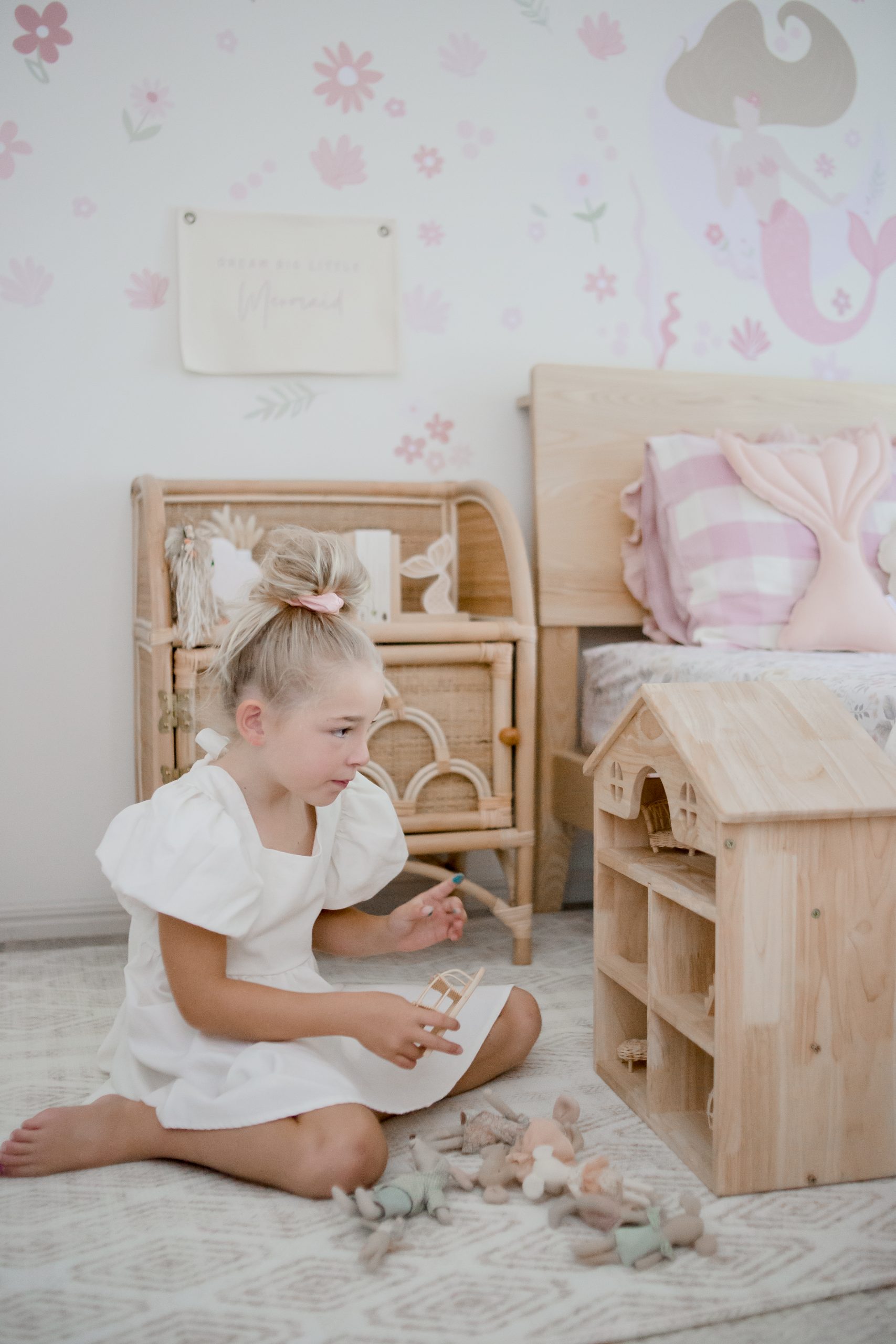 270 TAG @our_life_behind_the_lens4 Classic Wooden Dollhouse - Image 2