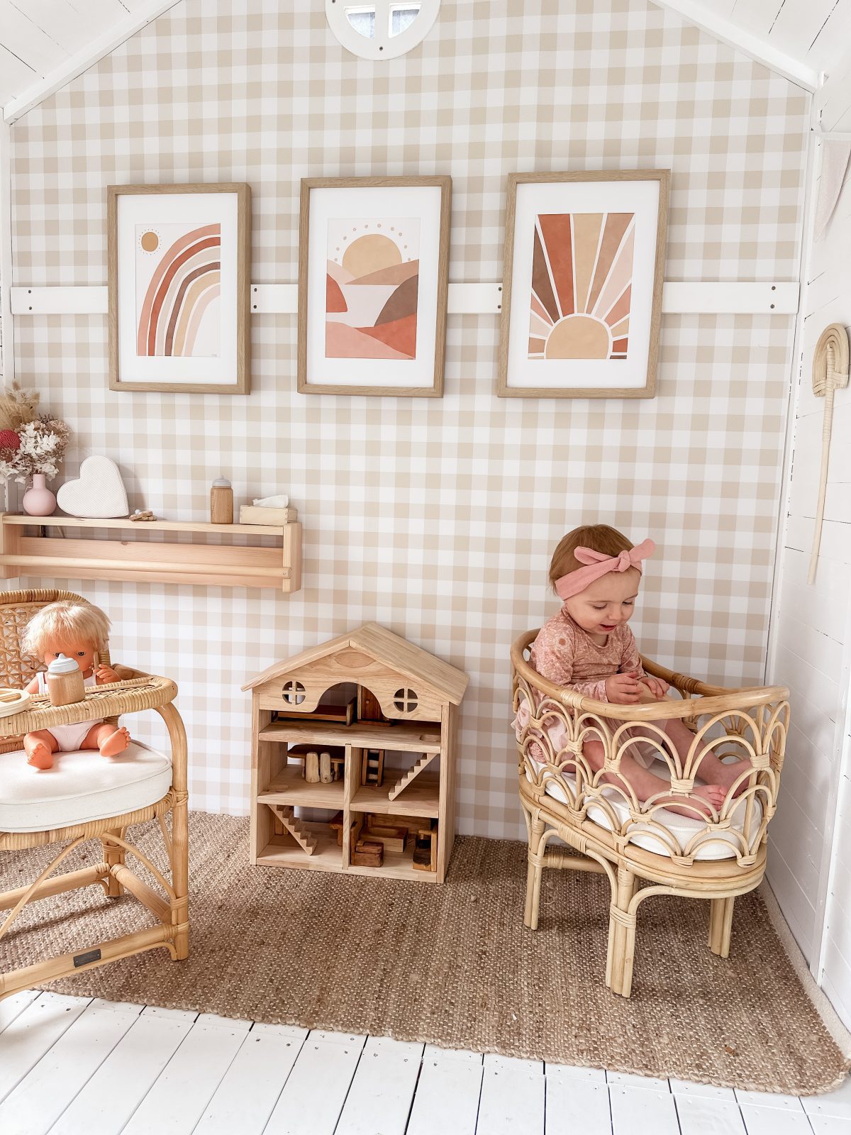 Classic Wooden Dollhouse - Image 9