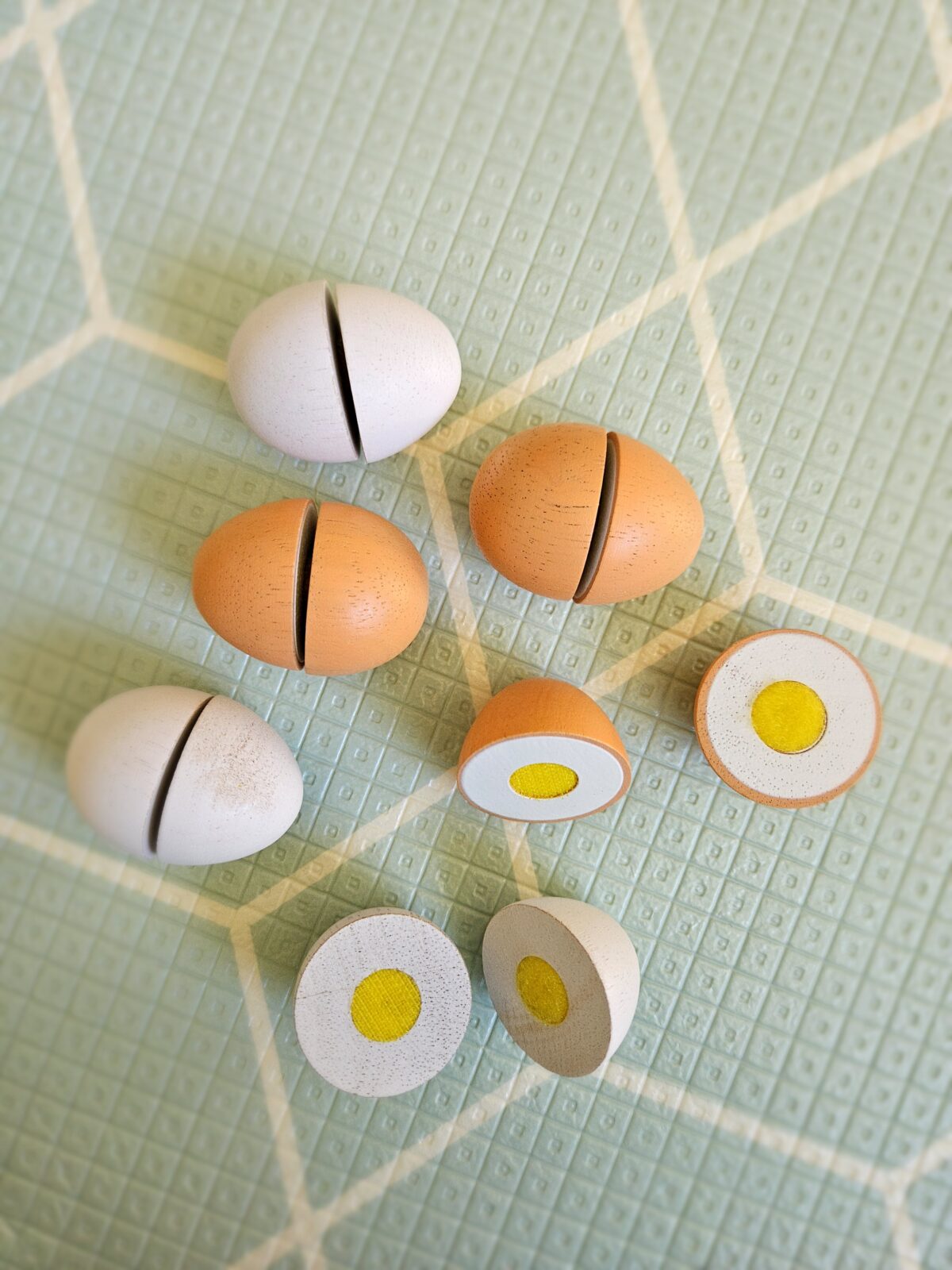 Wooden eggs set of 6 - Image 3