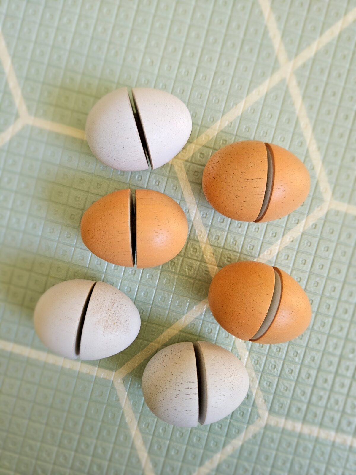 Wooden eggs set of 6 - Image 2