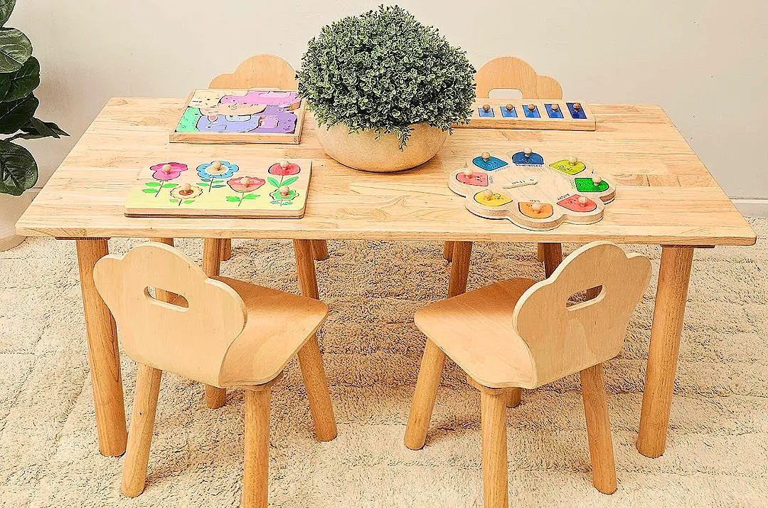 Classic Rectangular Table and 4 Chairs