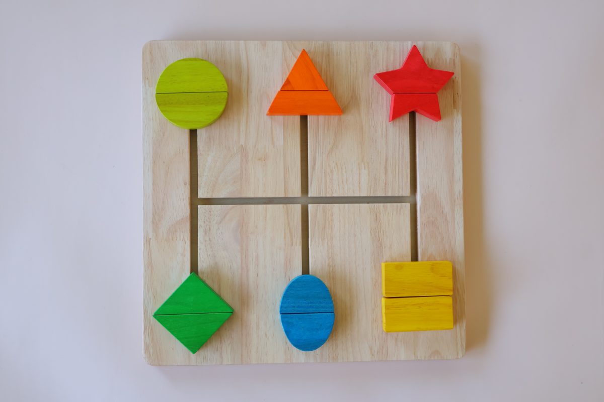 Move and Make Shape Board - Image 3