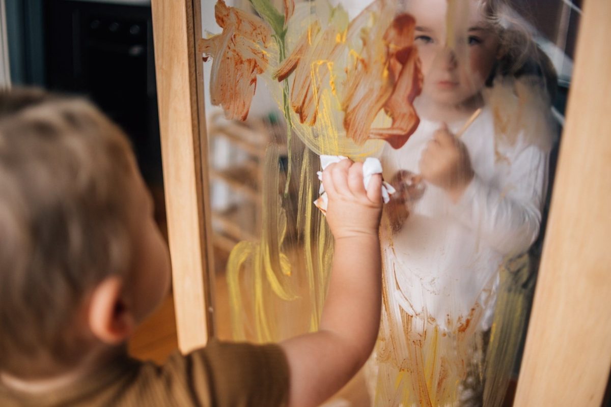 Toddler Perspex Easel - Image 5